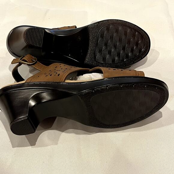 Easy Street Perforated Block Heeled Sandals Charleigh Dark Tan 7M - Picture 3 of 9